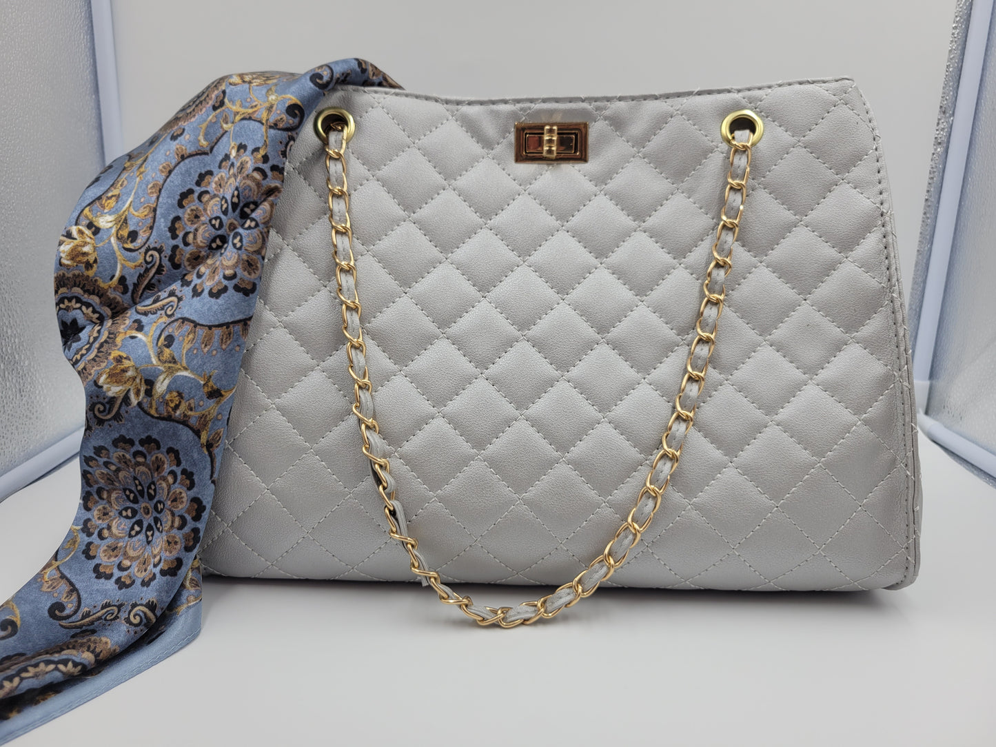 Everyday Diva Purse in Silver